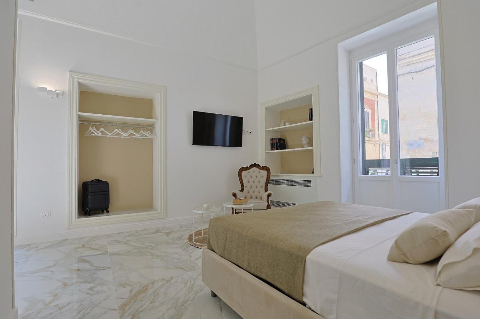 Palazzo Cavour Bed and Breakfast Lecce Buitenkant foto