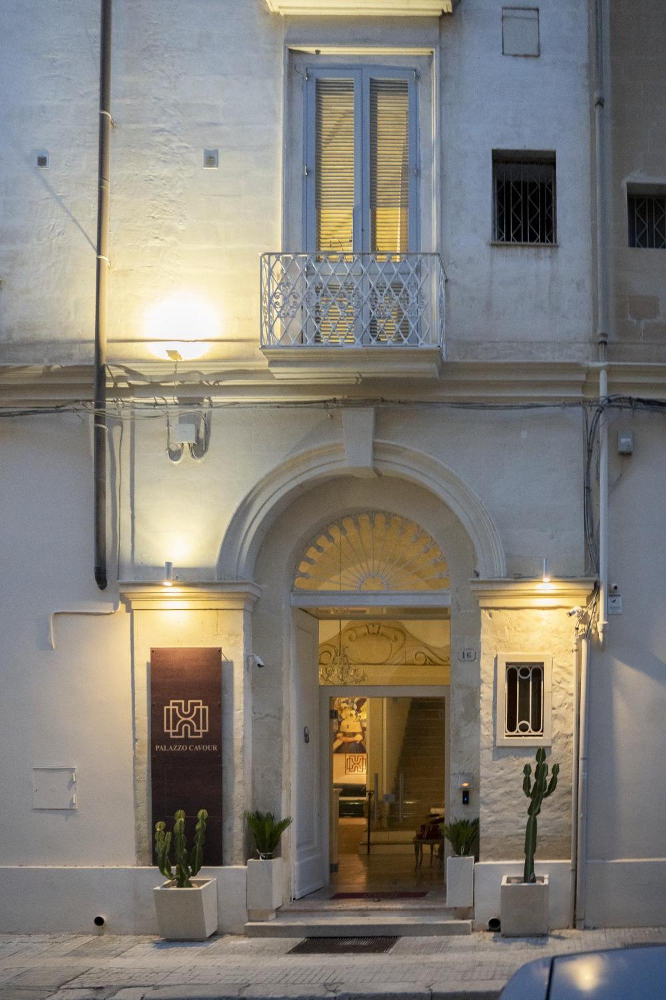 Palazzo Cavour Bed and Breakfast Lecce Buitenkant foto