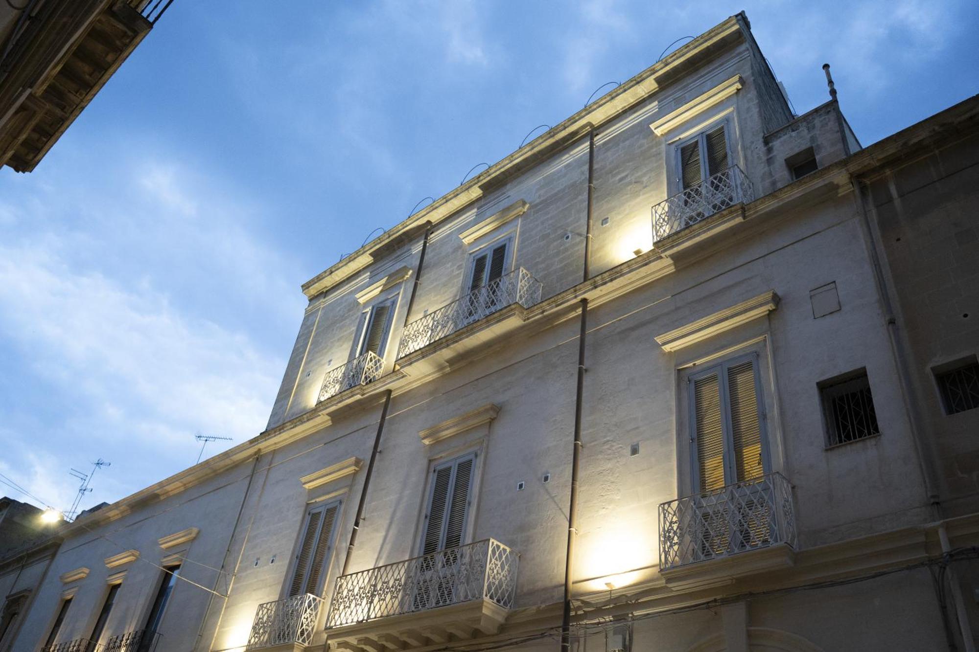 Palazzo Cavour Bed and Breakfast Lecce Buitenkant foto
