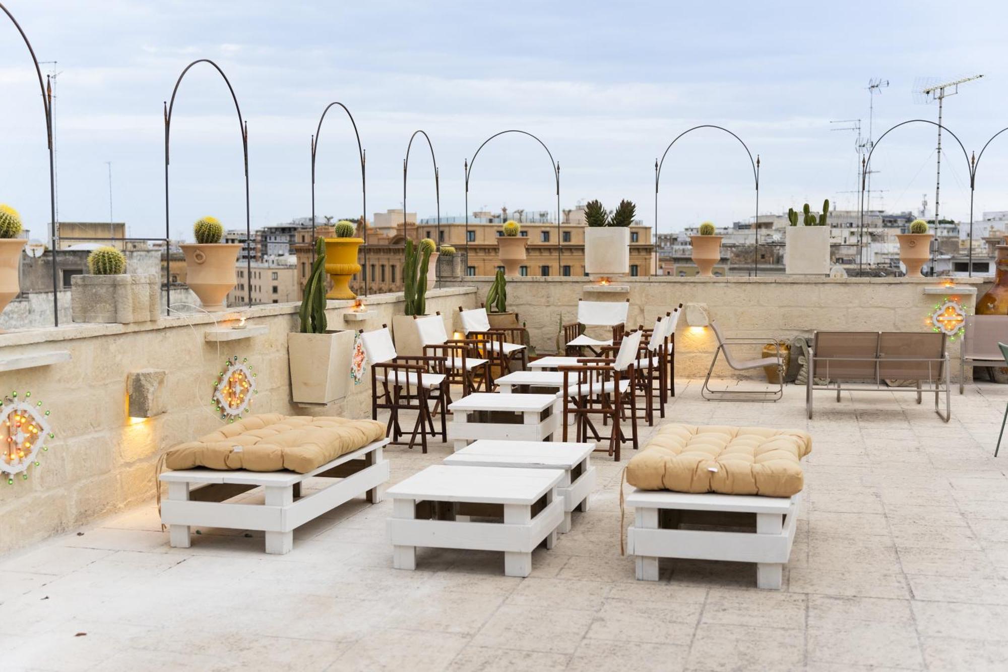 Palazzo Cavour Bed and Breakfast Lecce Buitenkant foto