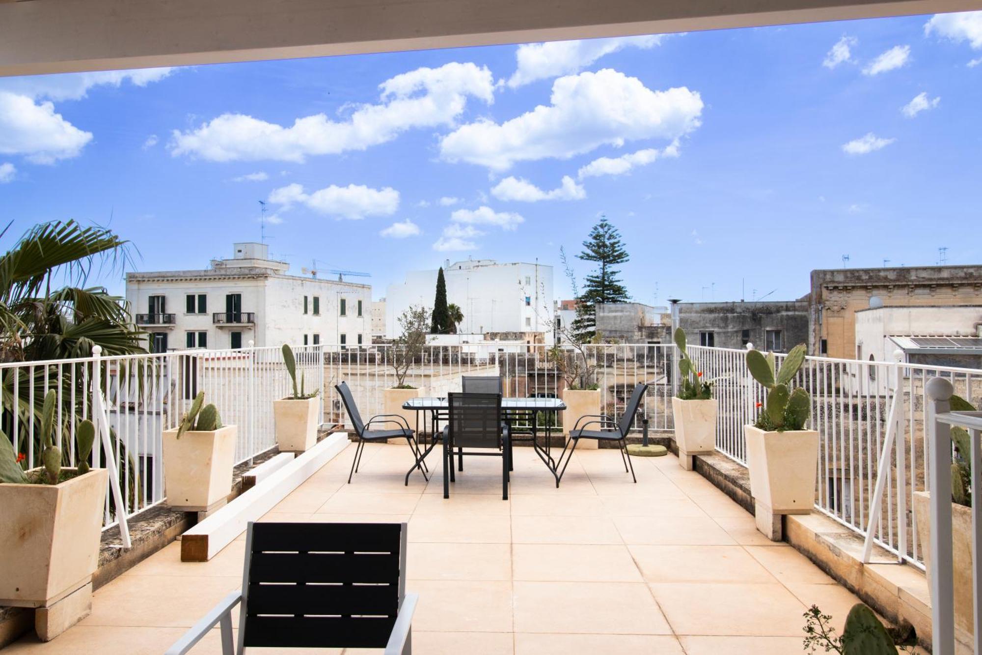 Palazzo Cavour Bed and Breakfast Lecce Buitenkant foto