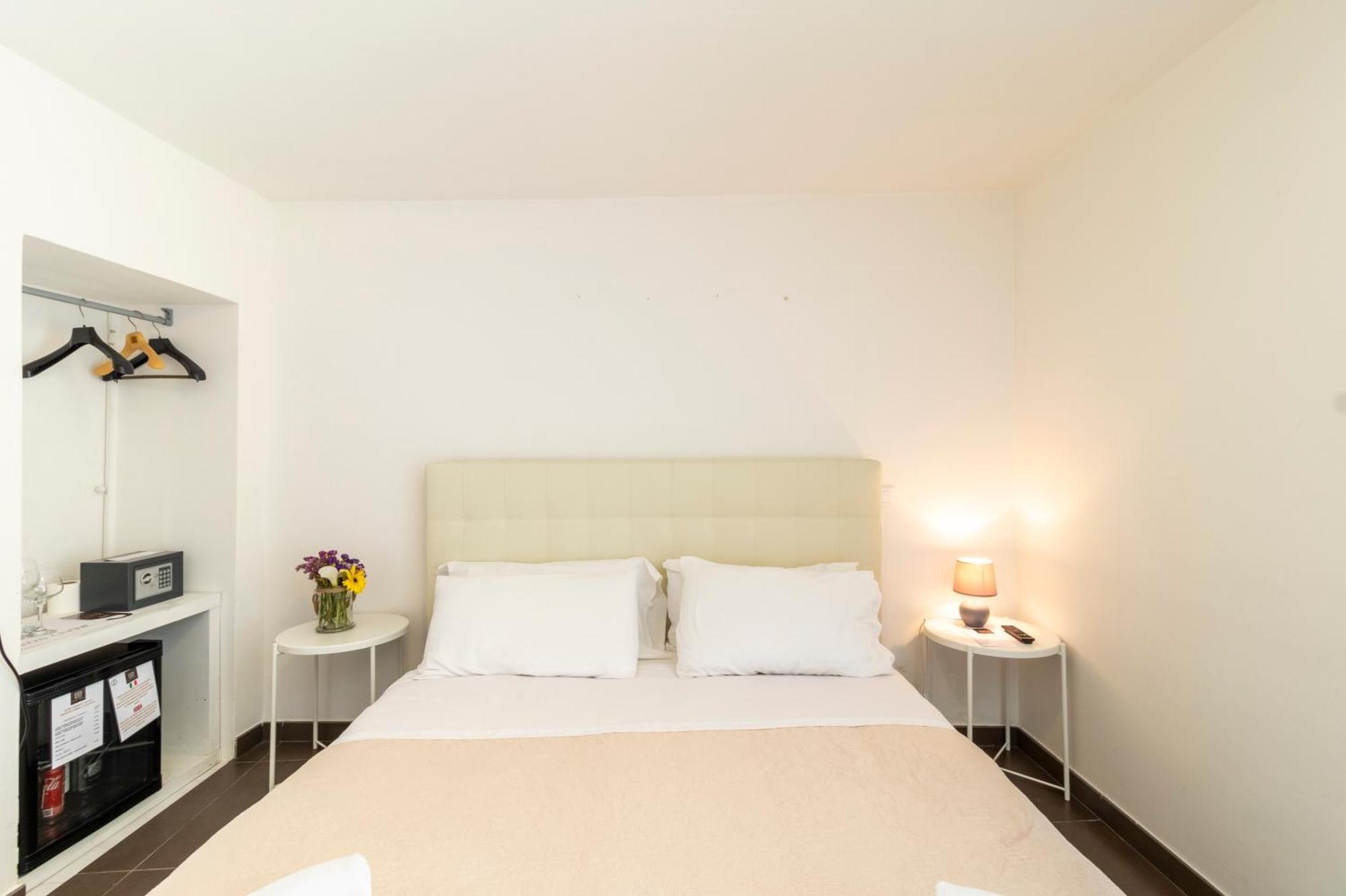 Palazzo Cavour Bed and Breakfast Lecce Buitenkant foto