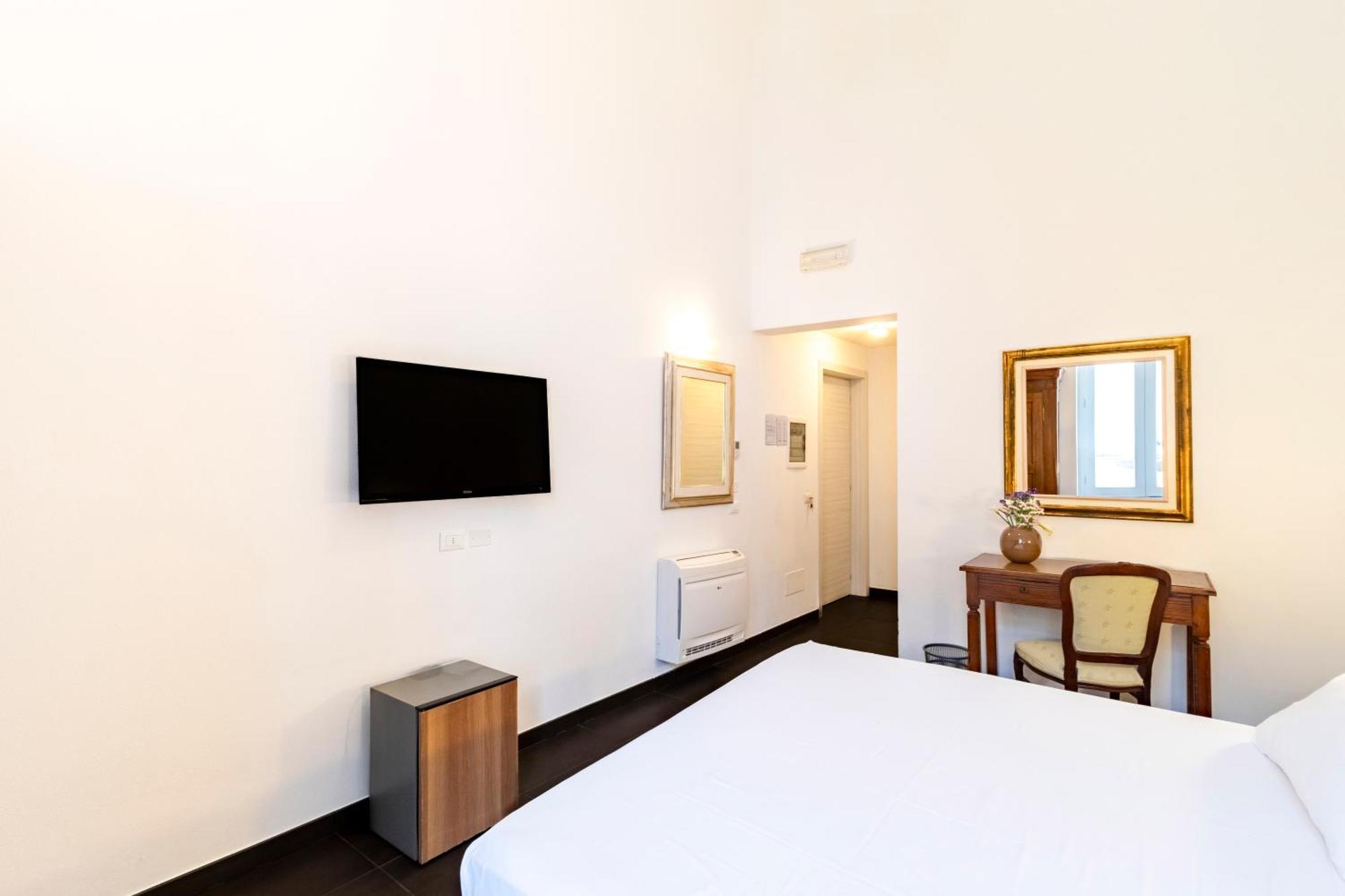 Palazzo Cavour Bed and Breakfast Lecce Buitenkant foto