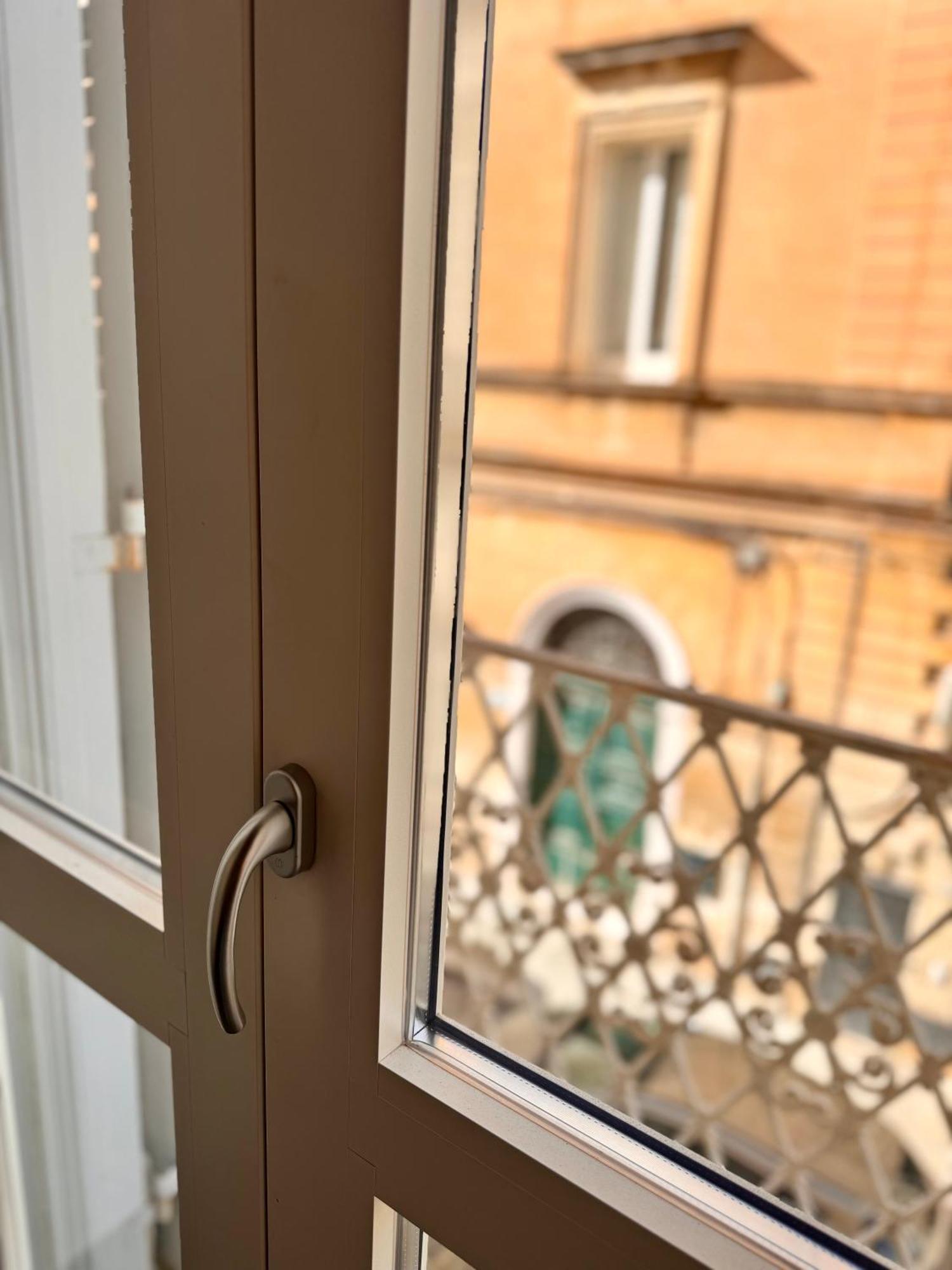 Palazzo Cavour Bed and Breakfast Lecce Buitenkant foto
